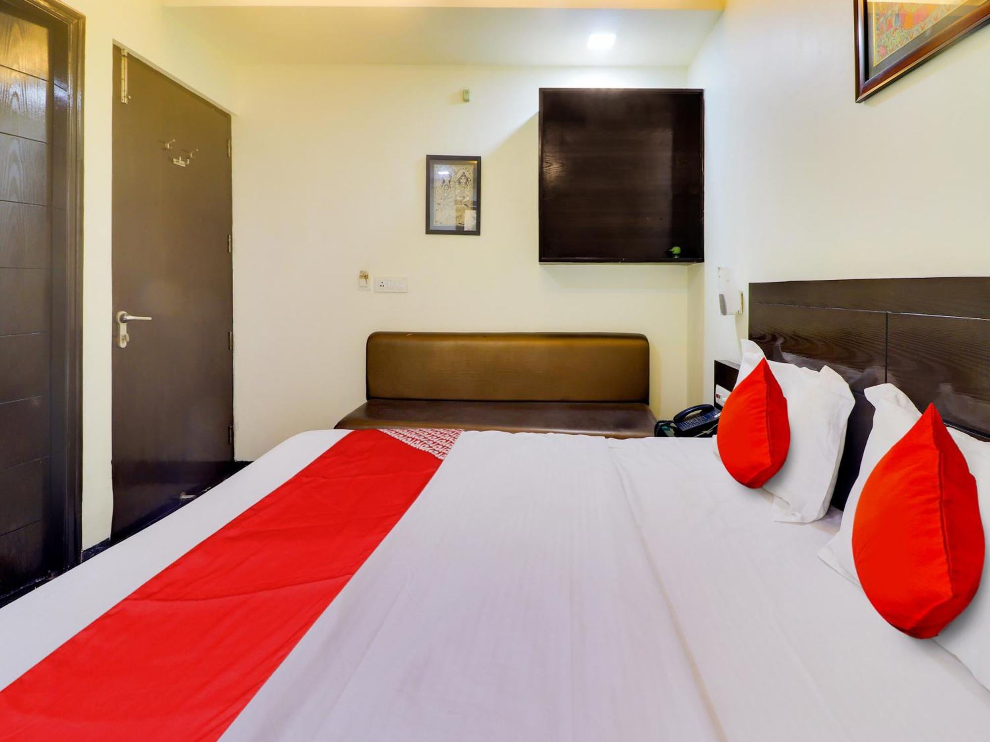 Oyo Flagship Hotel Rudra Palace Agra  Exterior foto